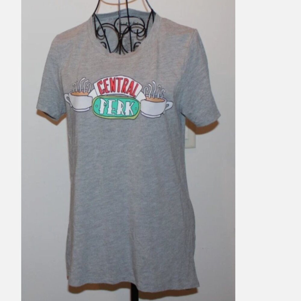Friends Graphic Central Perk T-Shirt Women Size M Heather Gray Short Sleeve